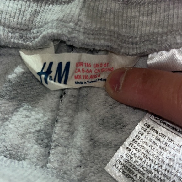 H&M Disney Girls Gray Minnie Mouse Printed Sweatpants Size 5-6 - Picture 7 of 8